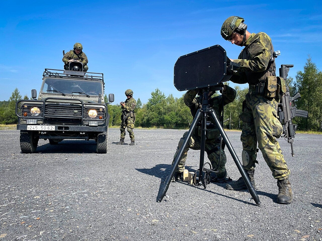 Hodnotíme programové prohlášení vlády: 4. Obranná politika a Armáda České republiky