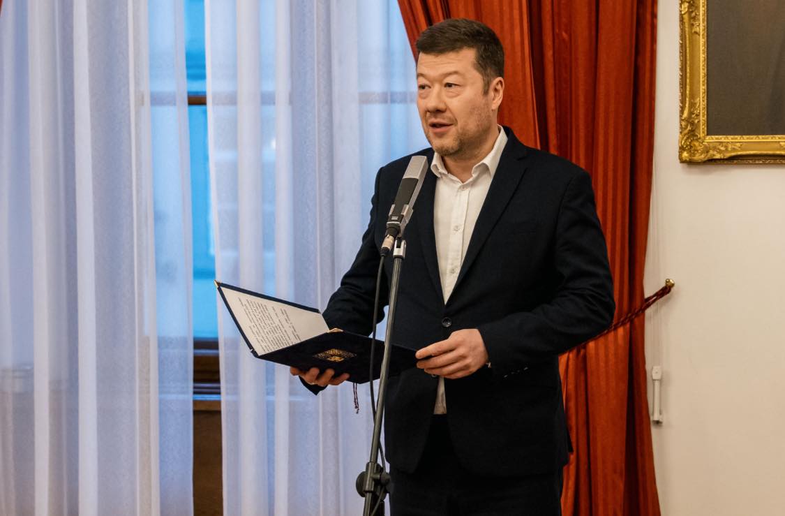 Tomio Okamura chce zlikvidovat českou suverenitu a ekonomiku