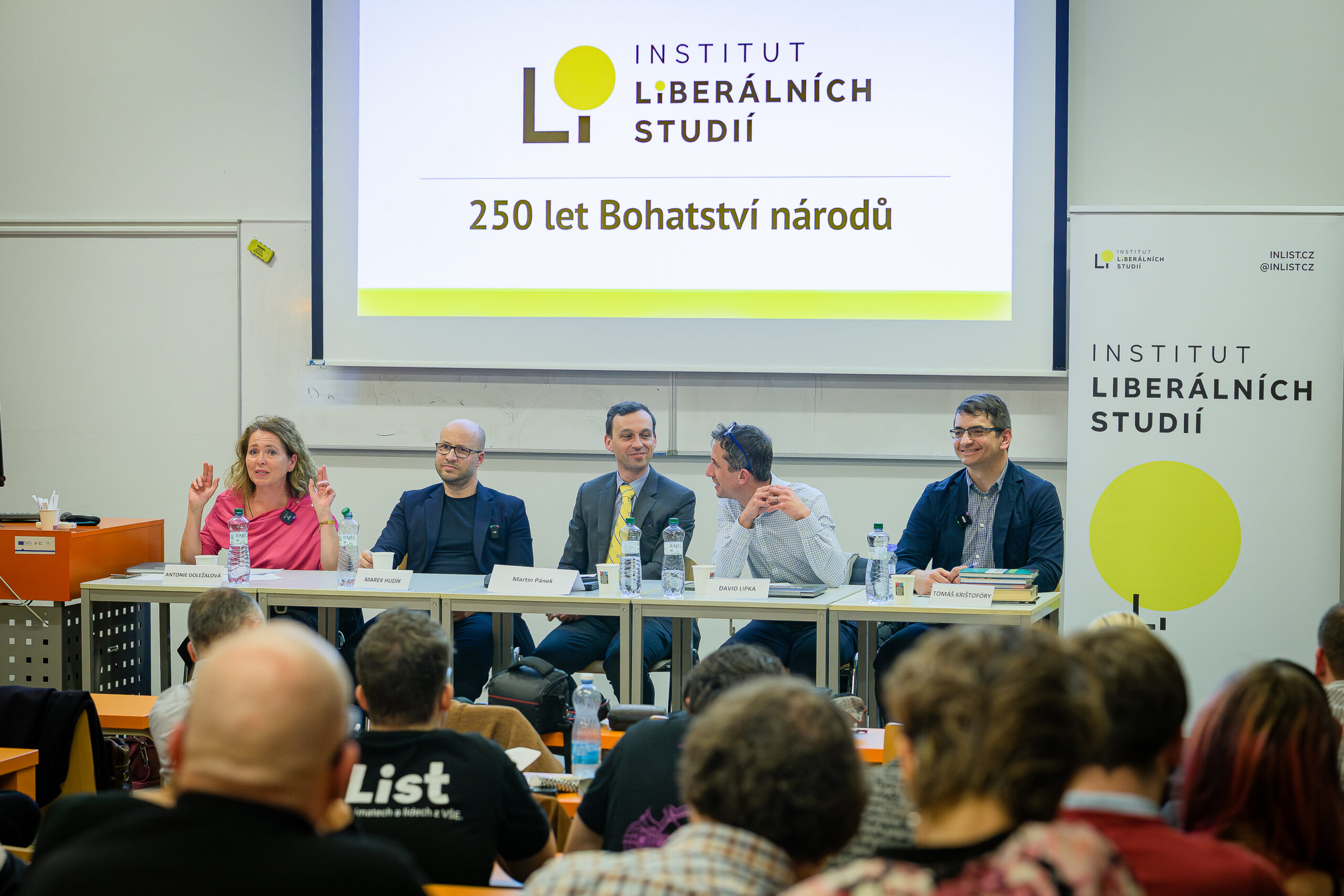 250 let Bohatství národů